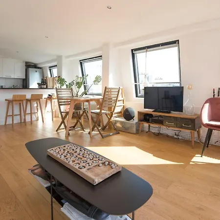 Design Apt With Terrace In The Marais