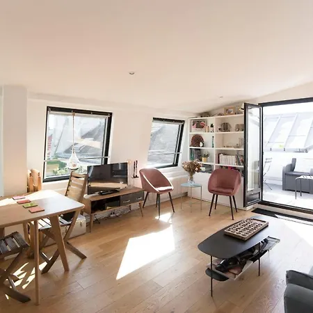 Design Apt With Terrace In The Marais *