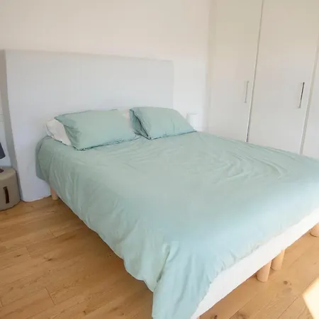 Design Apt With Terrace In The Marais Daire